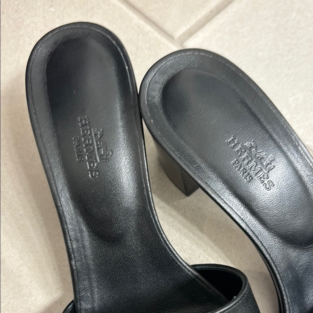 🌺🌸HERMÈS Sandals🌸🌺 - Picture 3 of 13